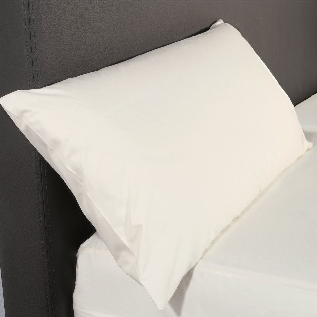 Softsan® Encasing für Seitenschläferkissen aus Bio Baumwolle | Schutzbezug für Allergiker - Softsan